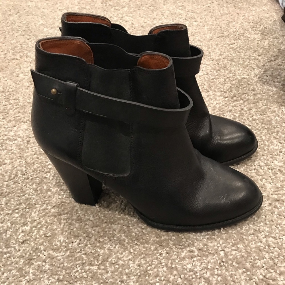 Madewell black leather booties